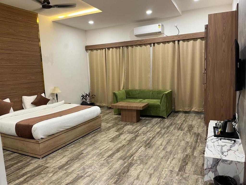 Hotel Eco Park Rewa Экстерьер фото