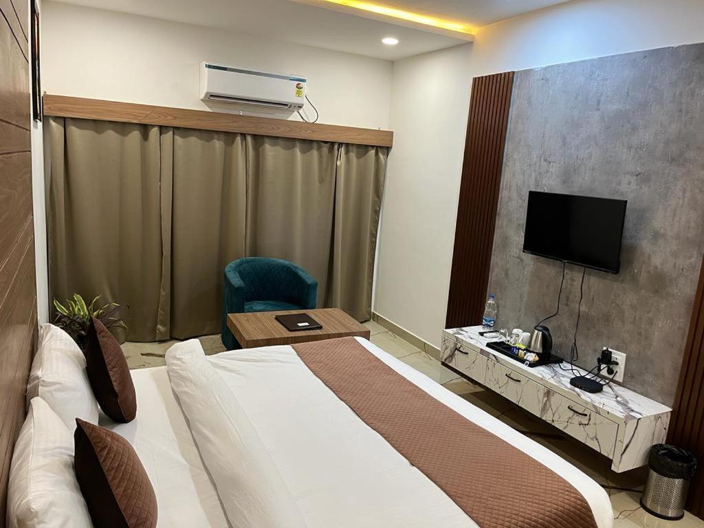 Hotel Eco Park Rewa Экстерьер фото